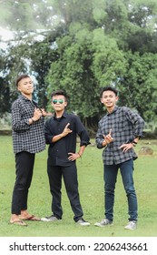 Documentary Photoshoot After High School Graduation With Classmates With The Casual Concept Of Yogyakarta 2021, April 26