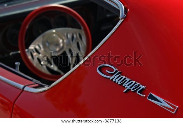 Dodge Charger\
Emblem