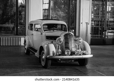 Dodge D2 Sedan 1936 Year At Old Car Land Festival Kiev Ukraine October 2018