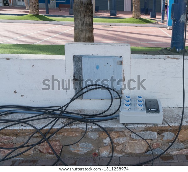 Unprotected booth