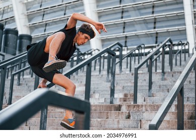 パルクール 男性 の画像 写真素材 ベクター画像 Shutterstock