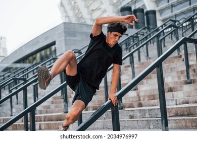 パルクール 男性 の画像 写真素材 ベクター画像 Shutterstock