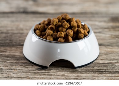 690 Dog eating nuts Images, Stock Photos & Vectors | Shutterstock