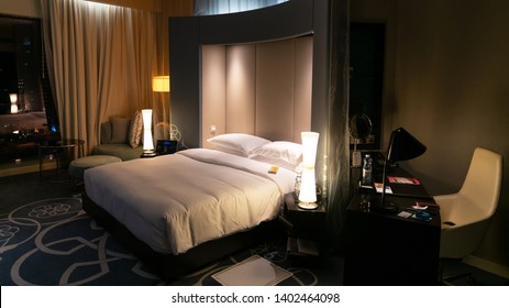 w hotel bed