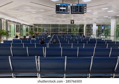 2,878 Doha International Airport Images, Stock Photos & Vectors ...