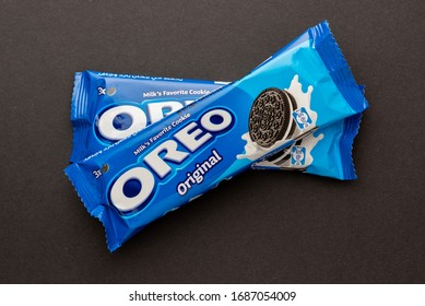 Oreo Pack Images Stock Photos Vectors Shutterstock