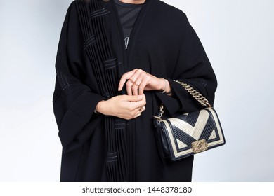 Doha, Qatar: Traditional Arabic Black Embroidered Abaya Pattren And Design 