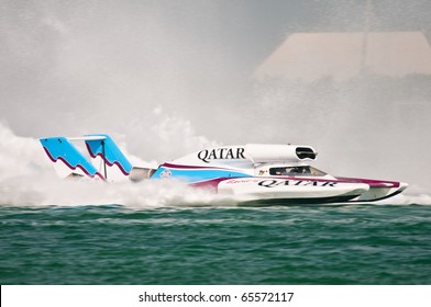 DOHA-NOV 20: Dave Villwock Piloting The Spirit Of Qatar To A World Championship Win While Racing In The Oryx Cup H1 Unlimited World Championship Event Nov 20, 2010 In Doha, Qatar.