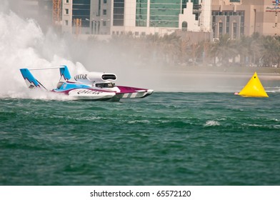 DOHA-NOV 20: Dave Villwock Piloting The Spirit Of Qatar To A World Championship Win While Racing In The Oryx Cup H1 Unlimited World Championship Event Nov 20, 2010 In Doha, Qatar.