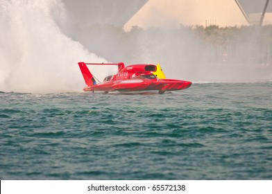 DOHA-NOV 20: J Michael Kelly Piloting The Graham Trucking Boat To 2nd Place While Racing In The Oryx Cup H1 Unlimited World Championship Event Nov 20, 2010 In Doha, Qatar.