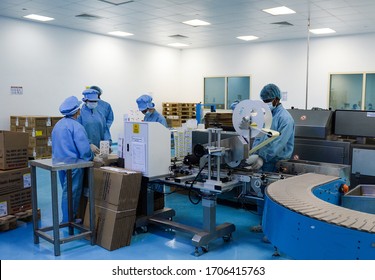 DOHA,QATAR April 18,2017:
Qatar Pharmaceutical Factory Workers In Qatar Pharma At Qatar. The Company  Production Line For Face Masks By The End Of April With A Production Capacity Of 6 Million Pieces 