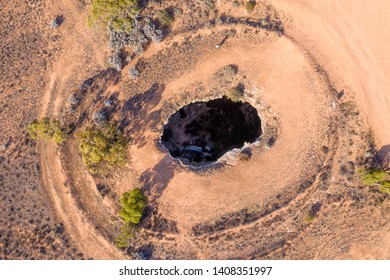 Стоковая фотография 1408351997: Doline Sinkhole Collapsed Limestone ...