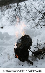 doll carnival, burning, Russia national traditional games for a Mardi Gras celebration, burning effigies of winter as a symbol of letting go of winter on the feast of Maslenitsa, the pancake week.