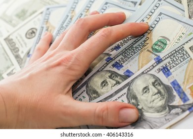 dollar bills on hand, Hand with money, 100 dollar bills
