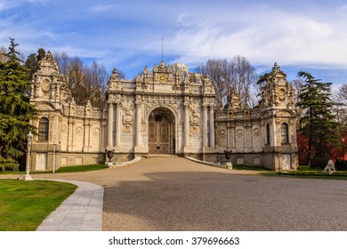 Dolmabahce Palace In Istanbul, Turkey, Baroque Architecture