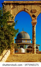 Dome Of Chain,Temple Mount,Jerusalem.call Because Solomon Is Said To Have Hung Chain Over His Father's Place Of Judgement From Which Link Would Fall If Anyone Appearing For Judgement Swore False Oath