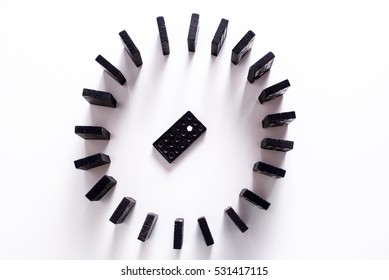 Dominoes In A Circle
