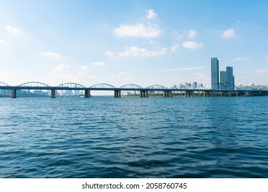 Dongjak Bridge and Banpo Han river park in Seoul, Korea