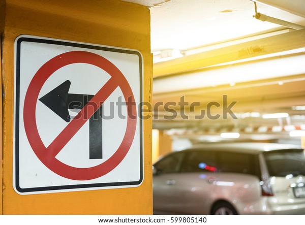 Don\'t turn left sign\
