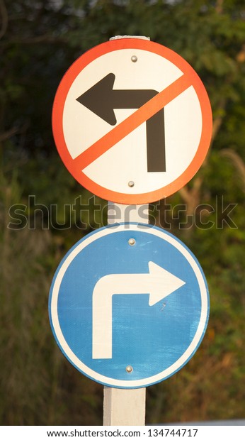 don\'t turn left sign and\
right sign