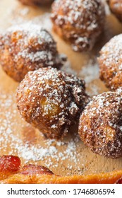 Donut Or Doughnut Holes, Deep Fried And Coated With Cinnamon, Powdered Sugar And Served With Vermont Maple Syrup And Crispy Bacon. Classic American Restaurant Breakfast Or Brunch Favorite.