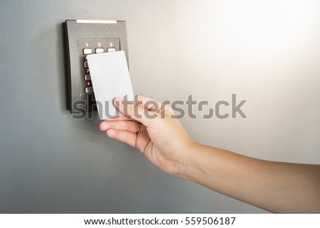 Door Access Control Hand Inserting Key Stockfoto Jetzt