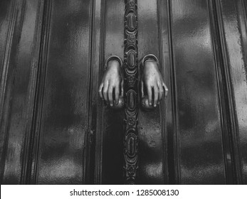 Door handle Hands
