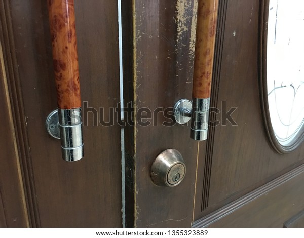 door knobs & handles