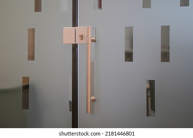 Door Lock And Doorknob On Close Glass Door In Office. Detail Of Contemporary Door Lock With Doorknob For A Glass Door In Office