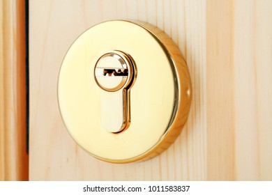Sparta Stainless Steel Door Handle Door Handles Yale Door Locks Home Security Systems Alarms And Padlocks Yale Co Uk