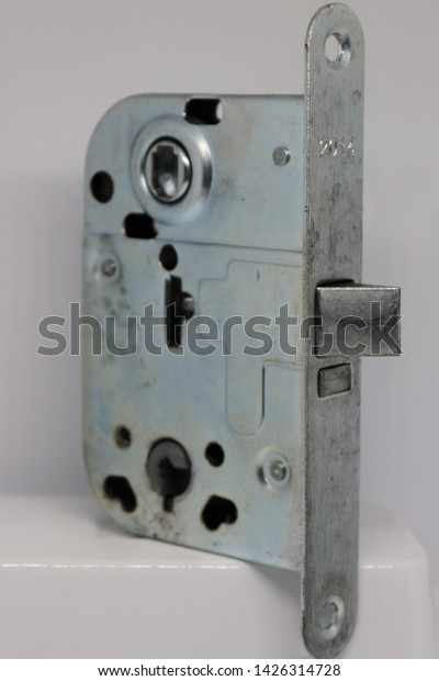 door lock mechanism