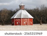 Door Prairie Round Barn (1882), La Porte, Indiana, USA