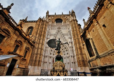 Door Of The Prince (Puerta Del Principe) With Statue Of The Giraldillo, Cathedral Of Saint Mary Of The See (Catedral De Santa Maria De La Sede), Or Seville Cathedral, Sevilla, Andalusia, Spain