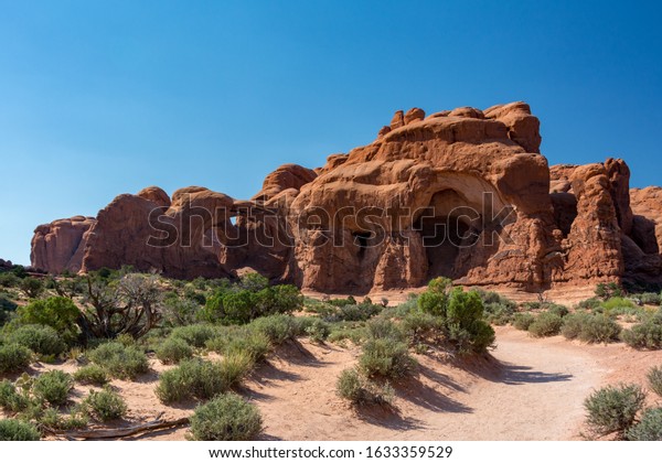 Double Arch is a\
close-set pair of natural arches in Arches National Park in\
southern Grand County, Utah, United States, that is one of the more\
known features of the\
park