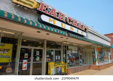 DOVER, NH, USA - SEP. 15, 2020: Ear Craft Music Instrument Store At 432 Central Avenue In City Center Of Dover, New Hampshire NH, USA. 