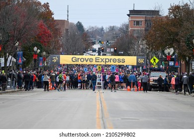 Downers Grove, IL USA - November 25, 2021: Grove Express 5k Road Race Before Start Of Race