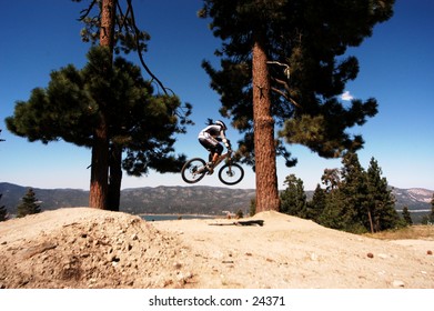 Downhill, mountain biking, extreme, sports, cycling, riding, bike, athlete, race, athletic, jumping