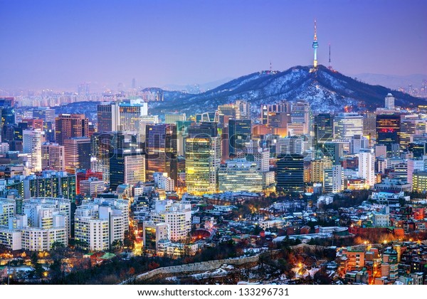 韓国 ソウルの繁華街 の写真素材 今すぐ編集