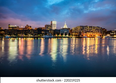 Downtown Savannah , Georgia, Along Riverfront At Night