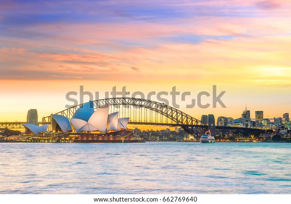 Downtown Sydney\
skyline in Australia at\
twilight