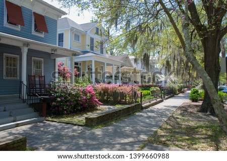 Downtown Wilmington NC. 5th street. Azalea flowering. Historic town. North Carolina. Tourism North Carolina. Azalea festival city.
