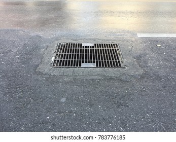 Drainage grille the road floor 