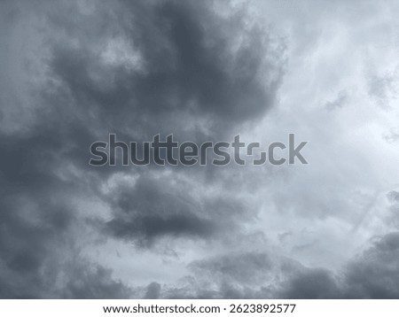 Dramatic Dark Cloudscape Before Rainstorm – Moody Sky Background with Thick Gray Clouds for Weather, Nature, or Atmospheric Concepts