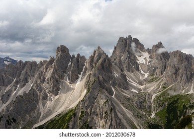 9,556 Jagged peaks Images, Stock Photos & Vectors | Shutterstock