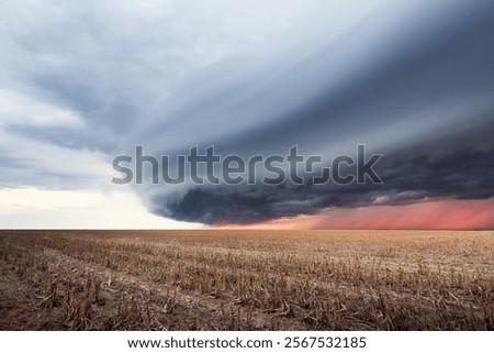 Dramatic shelf cloud ahead of an approaching storm in Kansas