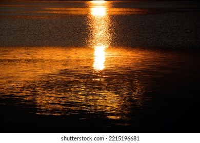 Dramatic Sunset Sky With Clouds. Dramatic Sunset Over The Sea. Beautiful Cloudscape Over The Sea, Sunrise Shot.