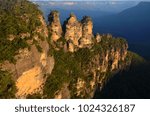 Dramatic View of the 3 Sisters Basking in a Warm Afternoon Glow, Blue Mountains, Australia