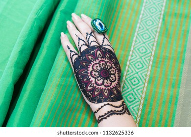 Henna Designs Hands Images Stock Photos Vectors Shutterstock