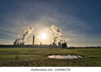 Drax, North Yorkshire, England, Britain, April 2022, Drax power station cooling towers emitting vapour