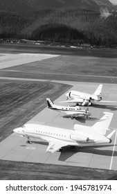 Drei Privatjets Samedan. Three private jets parked at Samedan Airport